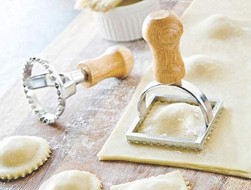  Ravioli Maker Cutter Stamps Square Shape Ravioli Masker - Large Size Aluminum Press With Wooden Handle And Fluted Edge, Ravioli Cutter Manufacturers and Suppliers in India